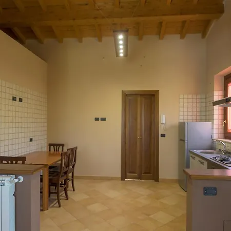 All'ombra Dei Castagni Apartment *